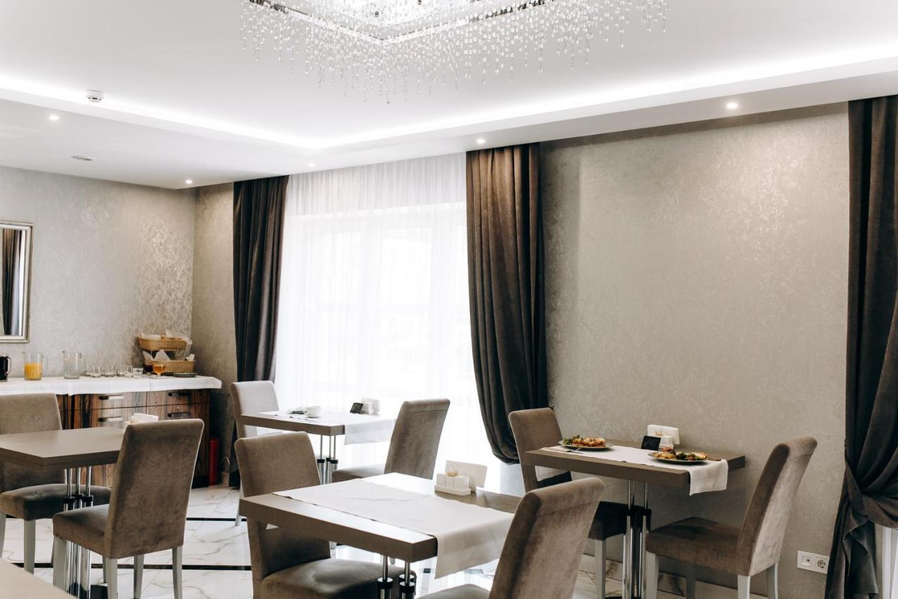 Boutique Hotel Central รีฟเน ภายนอก รูปภาพ