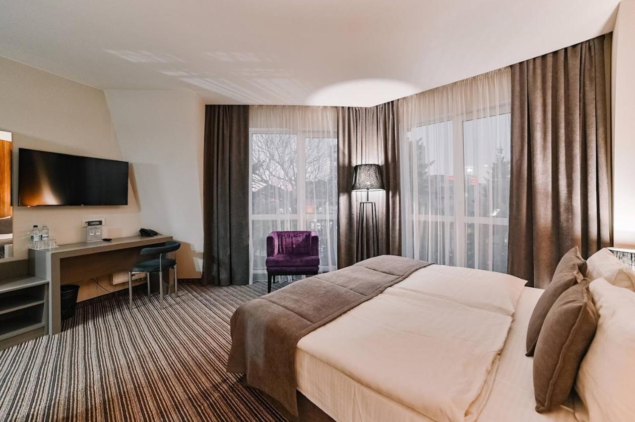 Boutique Hotel Central รีฟเน ภายนอก รูปภาพ