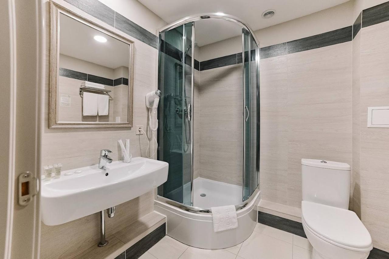 Boutique Hotel Central รีฟเน ภายนอก รูปภาพ