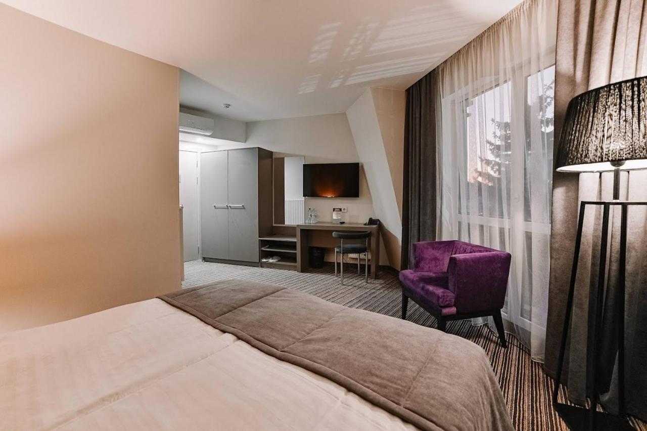 Boutique Hotel Central รีฟเน ภายนอก รูปภาพ