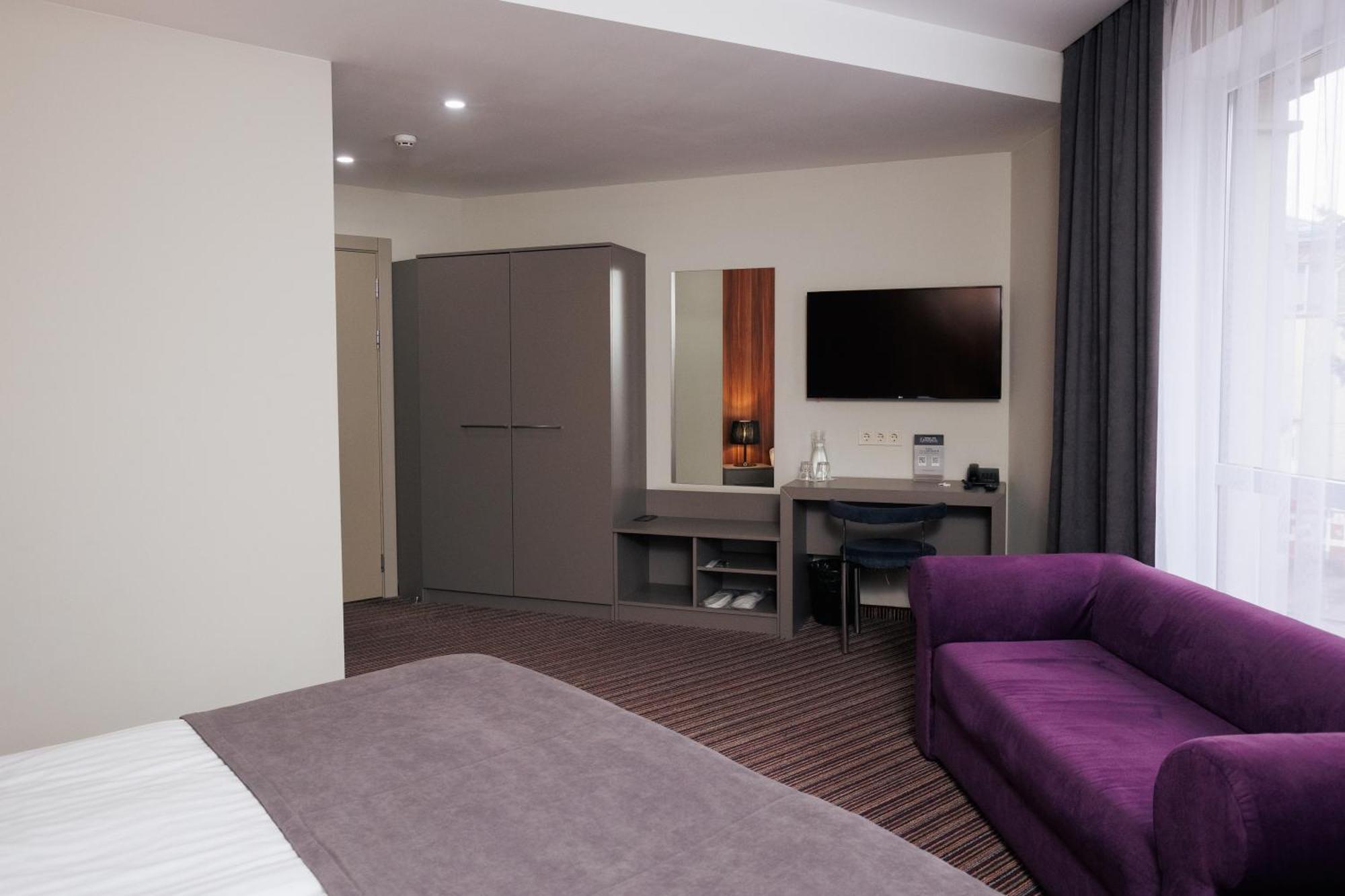 Boutique Hotel Central รีฟเน ภายนอก รูปภาพ