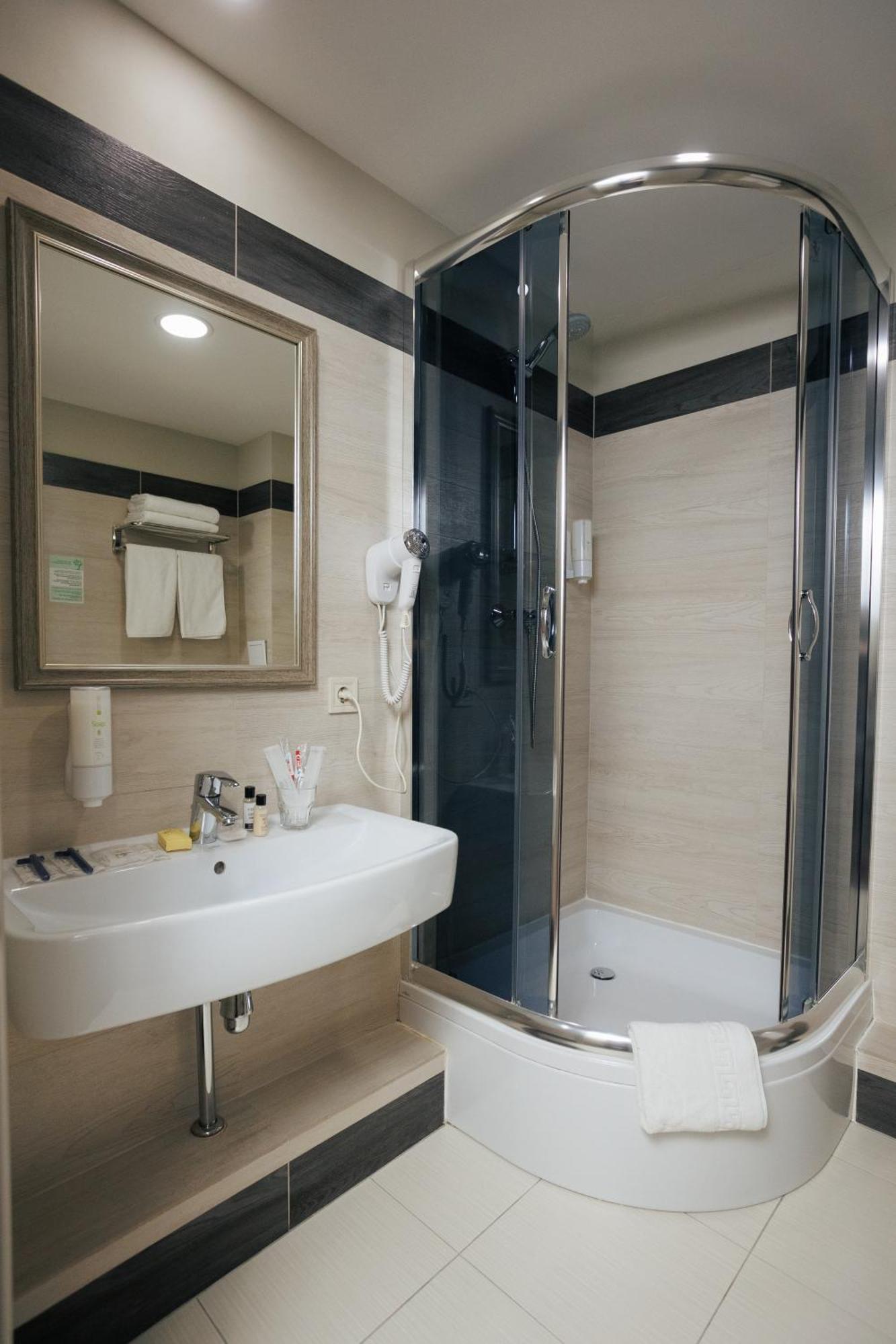 Boutique Hotel Central รีฟเน ภายนอก รูปภาพ