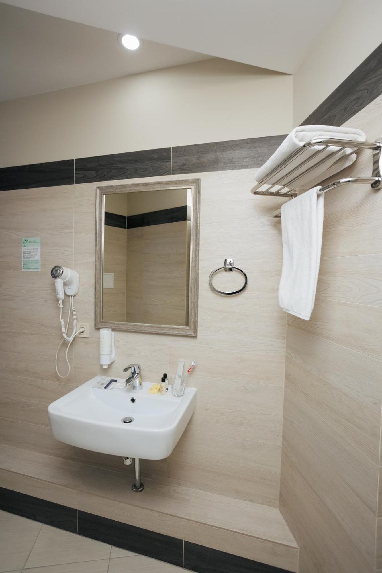 Boutique Hotel Central รีฟเน ภายนอก รูปภาพ
