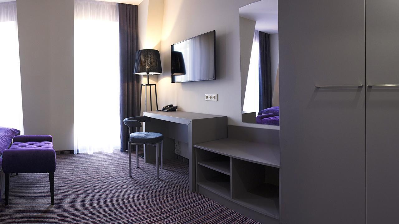 Boutique Hotel Central รีฟเน ภายนอก รูปภาพ